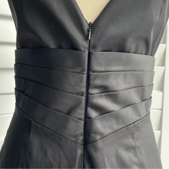 🌸HP🌸SIMON CHANG size 4 Black Sateen Dress with diamond buckle detail - Picture 3 of 4